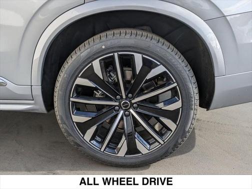2025 Volvo XC90 B6 Core