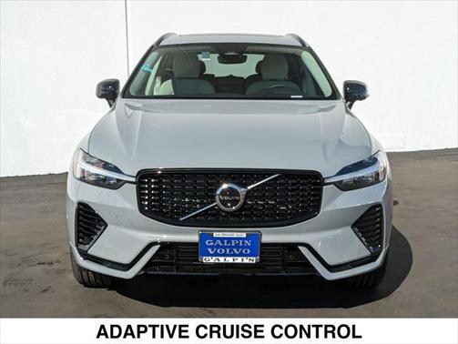 2025 Volvo XC60 Plug-In Hybrid T8 Plus