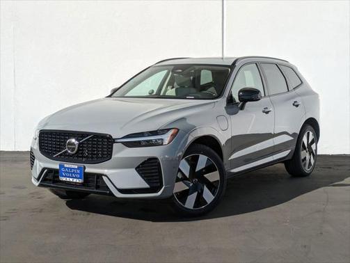 2025 Volvo XC60 Plug-In Hybrid T8 Plus