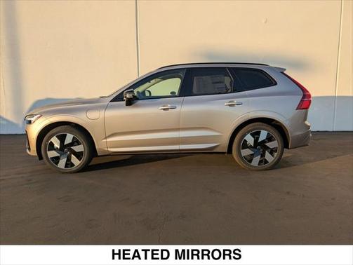 2025 Volvo XC60 Plug-In Hybrid T8 Plus