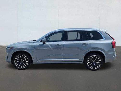 Vapour Grey 2025 Volvo XC90 Ultra