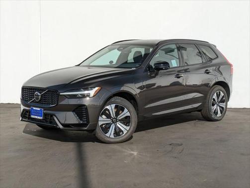 2025 Volvo XC60 Plug-In Hybrid T8 Core
