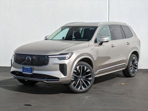 2025 Volvo XC90 Plug-In Hybrid T8 Plus 6-Seater