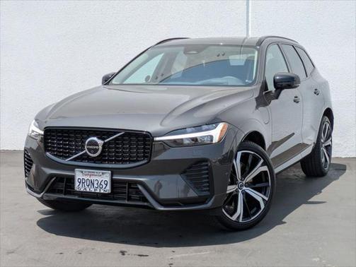2025 Volvo XC60 Plug-In Hybrid T8 Ultra