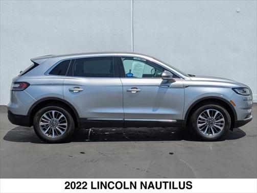 2022 Lincoln Nautilus Standard