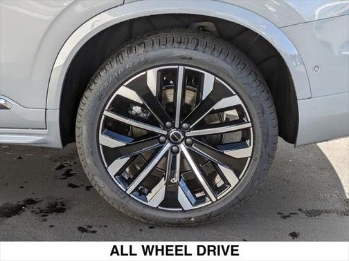 2025 Volvo XC90 B6 Plus 7-Seater