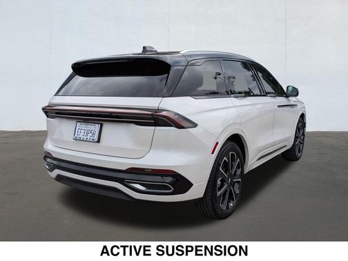 2025 Lincoln Nautilus Reserve