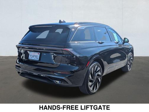 2024 Lincoln Nautilus Black Label