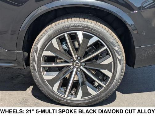 2025 Volvo XC90 Plug-In Hybrid T8 Plus 7-Seater