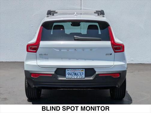 2024 Volvo XC40 B5 Core Bright Theme
