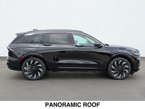 2024 Lincoln Nautilus Black Label
