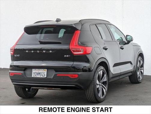 2024 Volvo XC40 B5 Plus Dark Theme