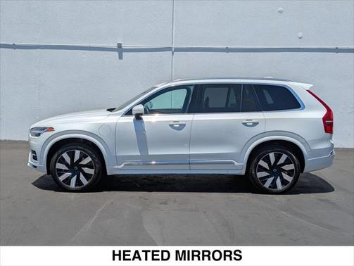2023 Volvo XC90 Recharge Plug-In Hybrid T8 Ultimate Bright Theme 7-Seater