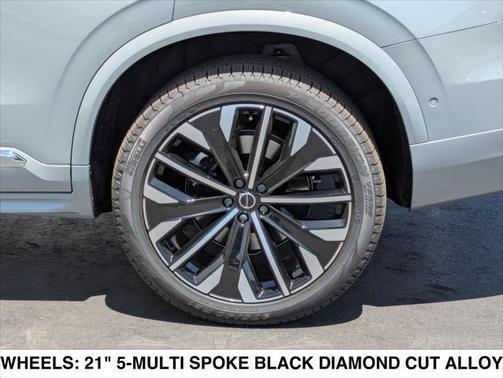 2025 Volvo XC90 B5 Plus 7-Seater