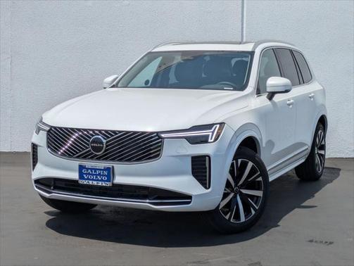 2025 Volvo XC90 B5 Core