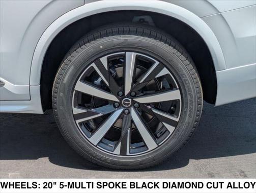 2025 Volvo XC90 B5 Core