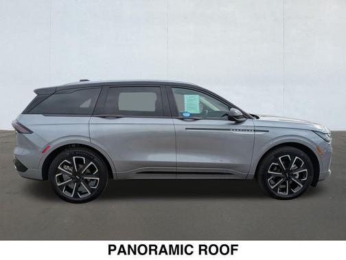 2025 Lincoln Nautilus Reserve