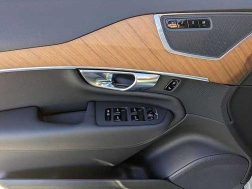 2025 Volvo XC90 Plus