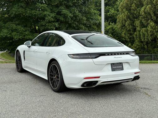 2023 Porsche Panamera Platinum Edition