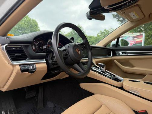 2023 Porsche Panamera Platinum Edition