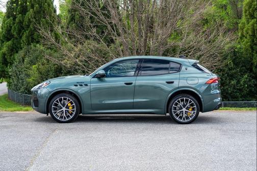 Verde Royale Metallic 2026 Maserati Grecale Modena