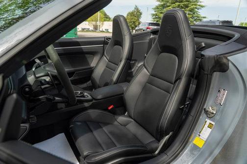 2024 Porsche 911 Carrera 4S Cabriolet