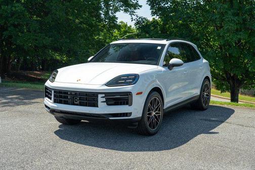Carrara White Metallic 2024 Porsche Cayenne Cayenne