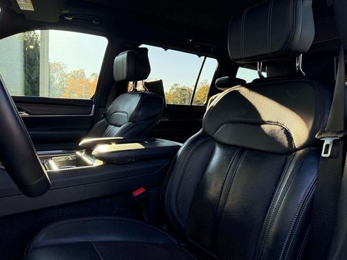 2023 Jeep Grand Wagoneer L 4x4