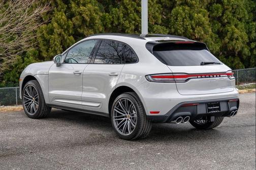 2026 Porsche Macan Base