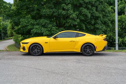 Yellow Splash Metallic Tri-coat 2024 Ford Mustang GT Premium