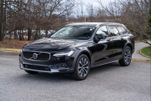 2023 Volvo V90 Cross Country B6 Plus