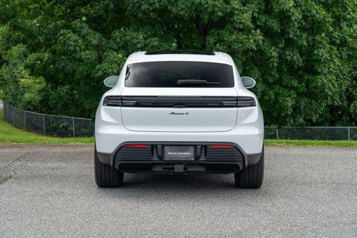 2025 Porsche Macan 4