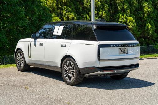 2024 Land Rover Range Rover P530 SE