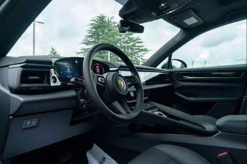 2025 Porsche Macan Electric