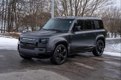 2023 Land Rover Defender 110 V8