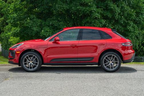 2025 Porsche Macan AWD