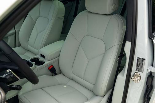 2025 Porsche Macan AWD