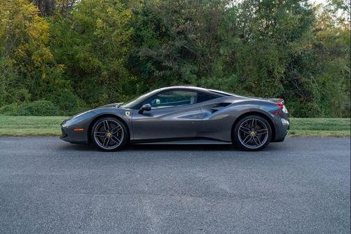 2016 Ferrari 488 GTB Base