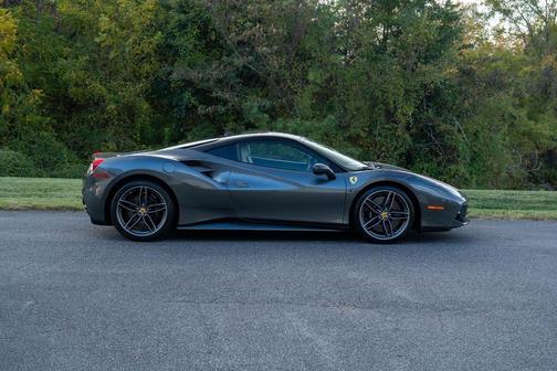 2016 Ferrari 488 GTB Base