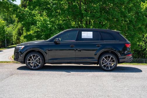 Mythos Black Metallic 2025 Audi Q7 45 Premium Plus