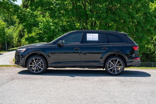 Mythos Black Metallic 2025 Audi Q7 45 Premium Plus