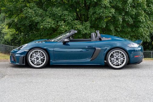 2024 Porsche 718 Spyder RS