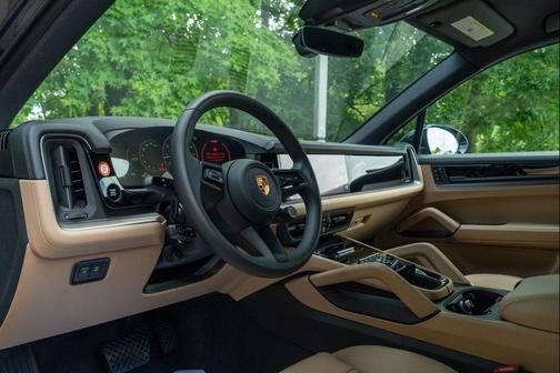 2025 Porsche Cayenne Base