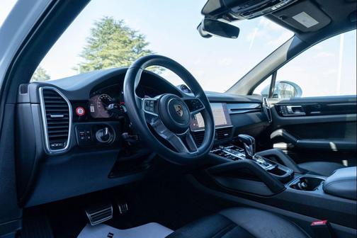 2023 Porsche Cayenne S