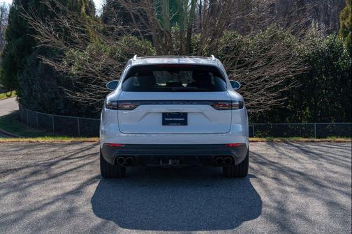 2023 Porsche Cayenne S