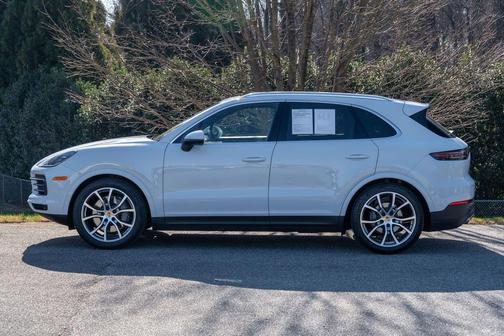 2023 Porsche Cayenne S