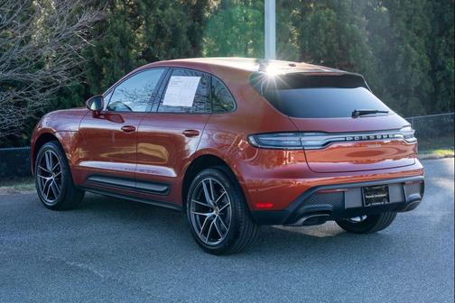 2022 Porsche Macan Base