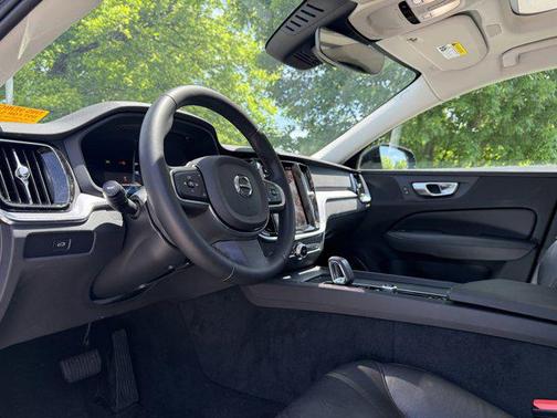 2024 Volvo S60 B5 Core Dark Theme