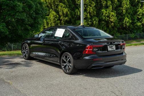 2024 Volvo S60 B5 Core Dark Theme