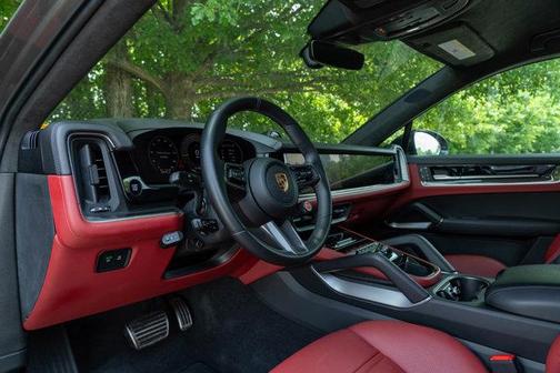 2024 Porsche Cayenne Turbo GT